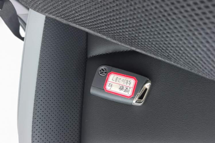 Used Volkswagen T-ROC 2025 300TSI DSG Two-Wheel Drive Chen Guang Edition Vehicle Key