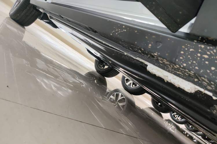 Used Volkswagen T-ROC 2026 Model 280TSI DSG Two-Wheel Drive Shiguang Edition Right Side Sill