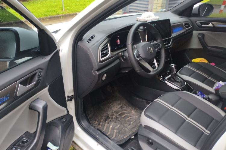 Used Volkswagen T-ROC 2026 Model 300TSI DSG Two-Wheel Drive Chenguang Edition Driver Seat