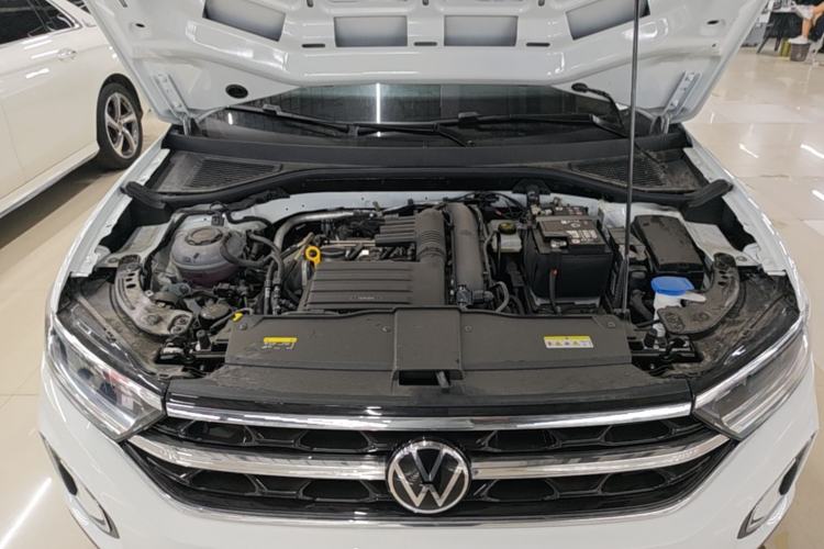 Used Volkswagen T-ROC 2026 Model 280TSI DSG Two-Wheel Drive Shiguang Edition Engine Bay
