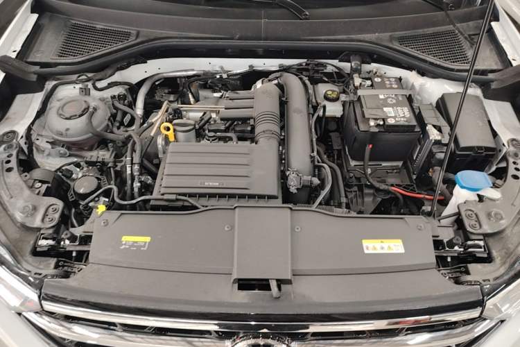 Used Volkswagen T-ROC 2026 Model 280TSI DSG Two-Wheel Drive Shiguang Edition Engine Bay