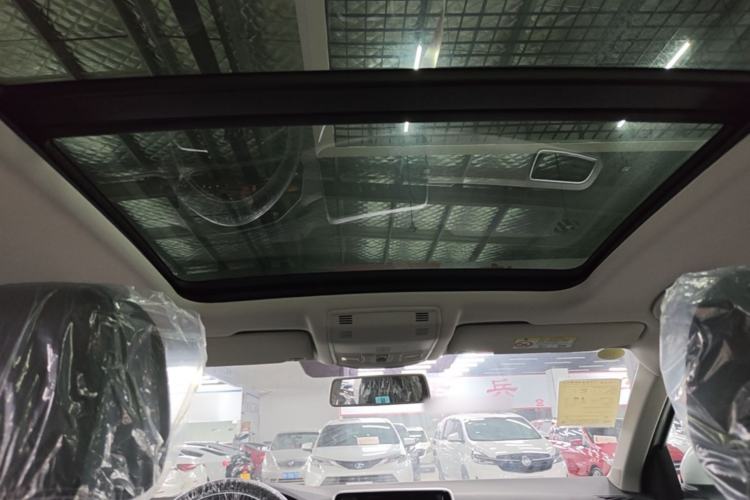 Used Volkswagen T-ROC 2026 Model 280TSI DSG Two-Wheel Drive Shiguang Edition Headliner
