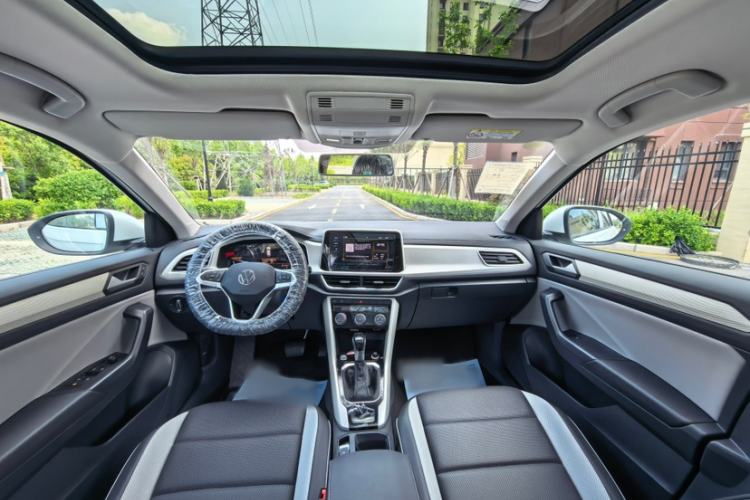 Used Volkswagen T-ROC 2026 Model 280TSI DSG Two-Wheel Drive Shiguang Edition Interior 3