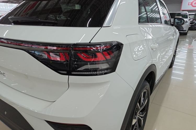Used Volkswagen T-ROC 2026 Model 280TSI DSG Two-Wheel Drive Shiguang Edition Right Rear Taillight