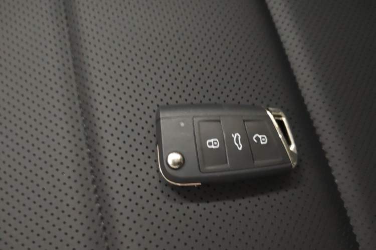Used Volkswagen T-ROC 2026 Model 280TSI DSG Two-Wheel Drive Shiguang Edition Vehicle Key