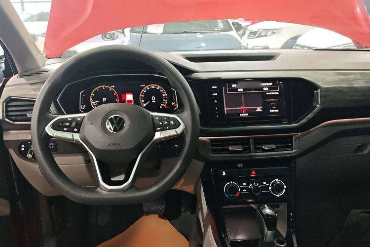 Used Volkswagen Tacqua 2020 1.5L Automatic Yue Interior 2