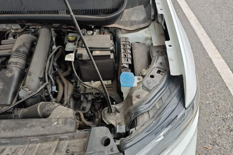 Used Volkswagen Tacqua 2021 280TSI DSG R-Line Connected Version Engine Bay Left