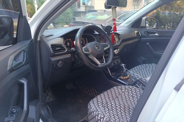 Used Volkswagen Tacqua 2020 1.5L Automatic Yue Interior 3