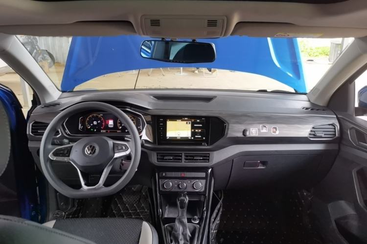 Used Volkswagen Tacqua 2020 1.5L Automatic Yue Center Console