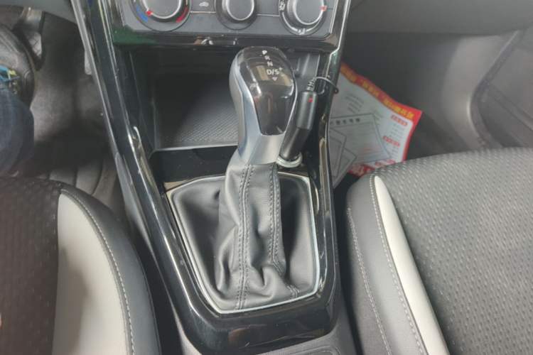Used Volkswagen Tacqua 2020 1.5L Automatic Yue Gear Lever