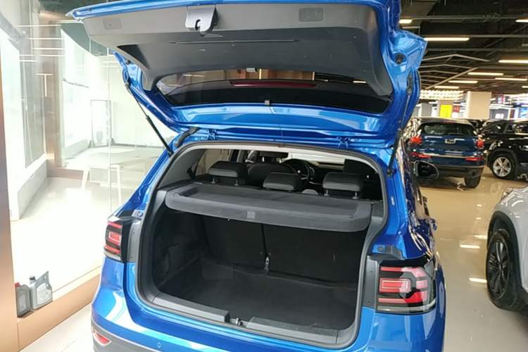 Used Volkswagen Tacqua 2020 1.5L Automatic Yue Trunk