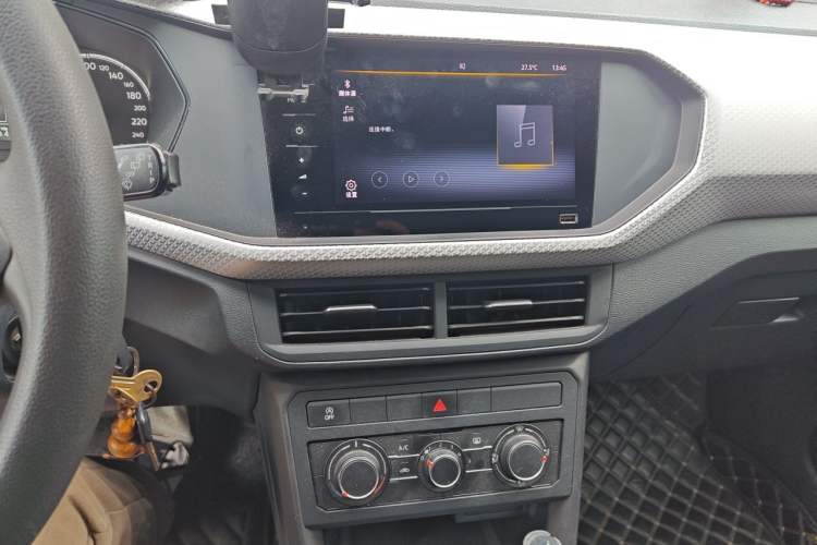 Used Volkswagen Tacqua 2020 1.5L Automatic Shang Audio And AC Panel