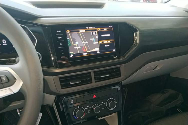 Used Volkswagen Tacqua 2020 1.5L Automatic Yue Audio And AC Panel