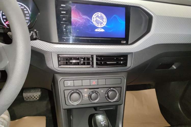 Used Volkswagen Tacqua 2020 1.5L Automatic Shang Audio And AC Panel