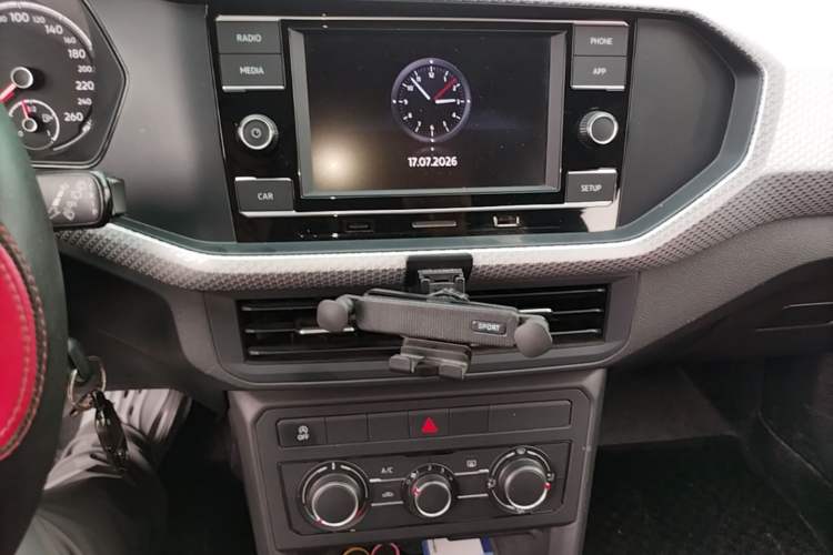 Used Volkswagen Tacqua 2020 1.5L Automatic Shang Audio And AC Panel