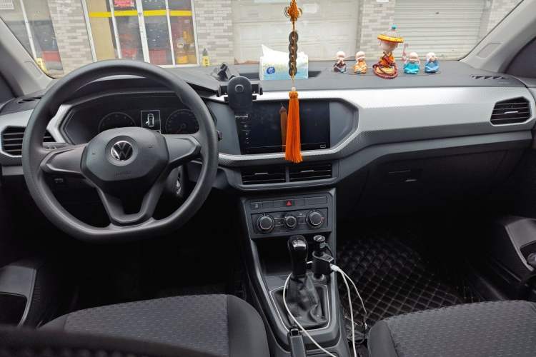 Used Volkswagen Tacqua 2020 1.5L Automatic Shang Center Console