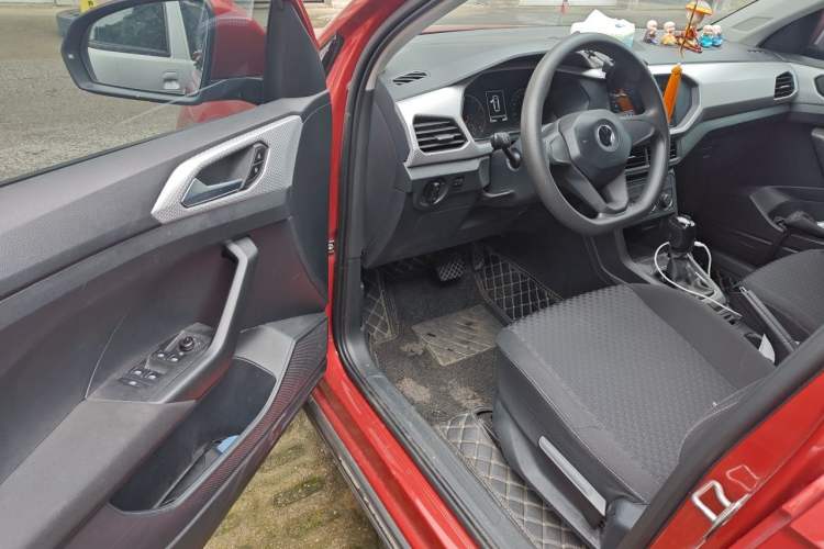 Used Volkswagen Tacqua 2020 1.5L Automatic Shang Driver Seat
