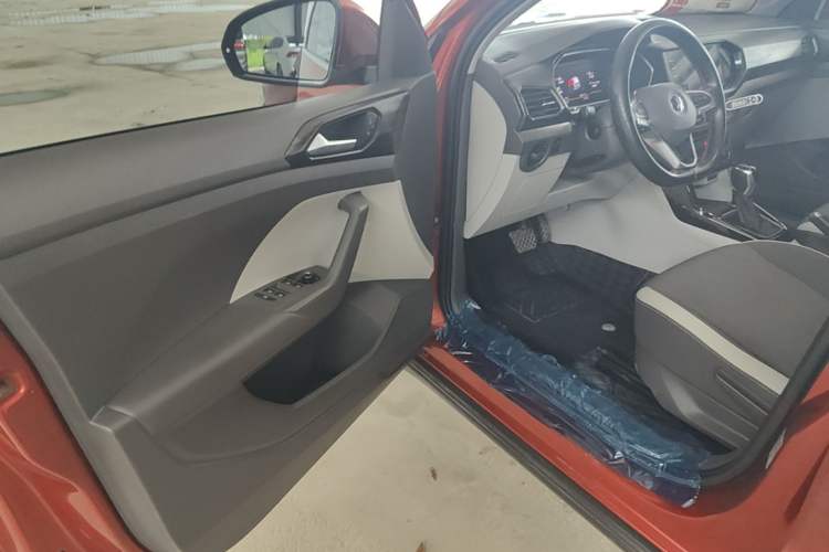 Used Volkswagen Tacqua 2020 1.5L Automatic Yue Driver Seat