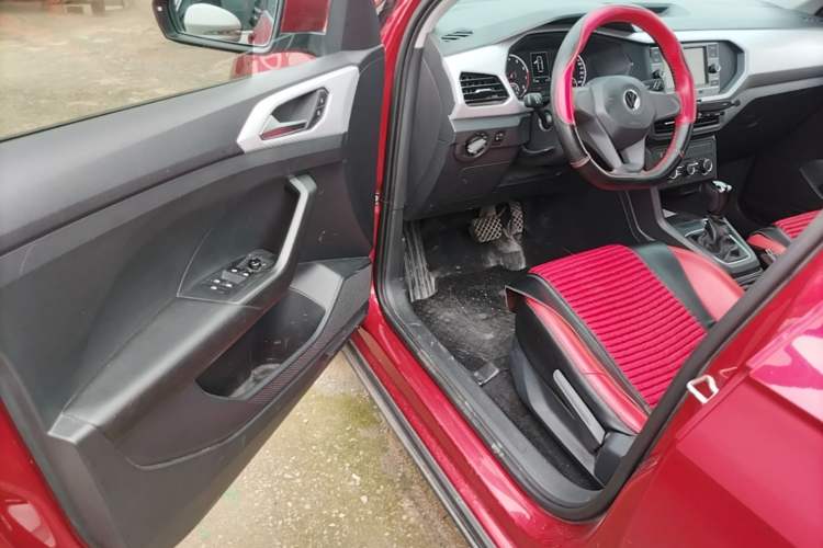 Used Volkswagen Tacqua 2020 1.5L Automatic Shang Driver Seat