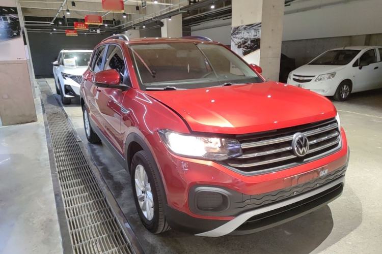 Used Volkswagen Tacqua 2020 1.5L Automatic Shang Front Right 45 Deg
