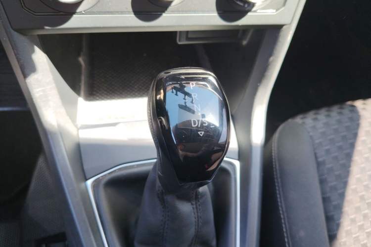 Used Volkswagen Tacqua 2020 1.5L Automatic Shang Gear Lever