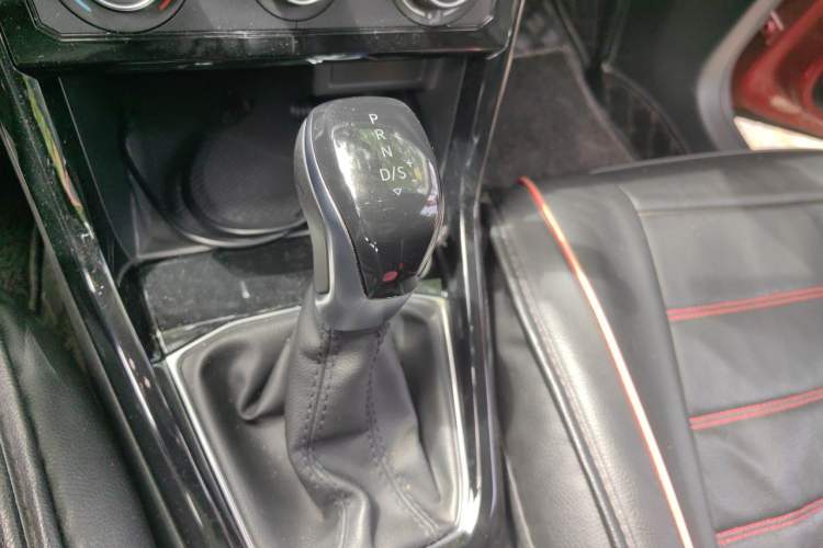 Used Volkswagen Tacqua 2020 1.5L Automatic Yue Gear Lever