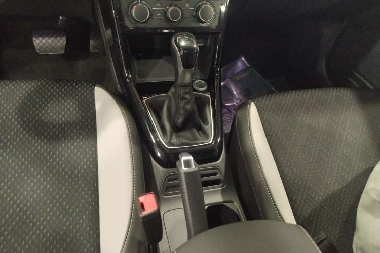 Used Volkswagen Tacqua 2020 1.5L Automatic Yue Gear Lever