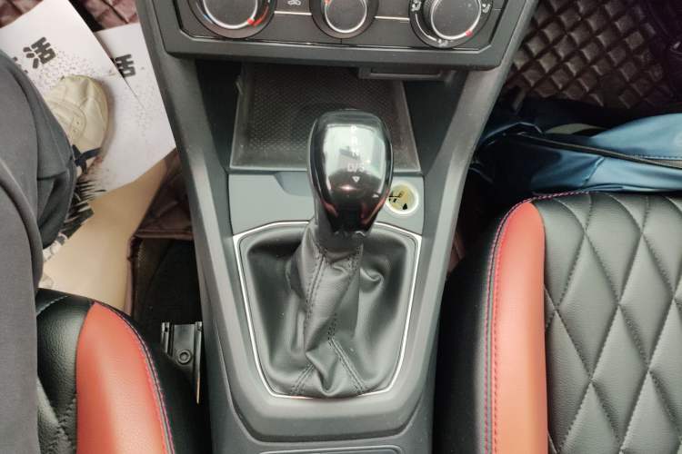 Used Volkswagen Tacqua 2020 1.5L Automatic Shang Gear Lever