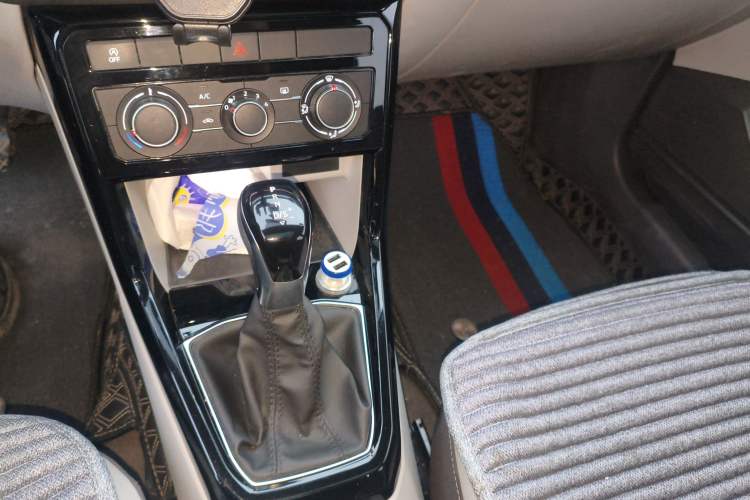 Used Volkswagen Tacqua 2020 1.5L Automatic Yue Gear Lever