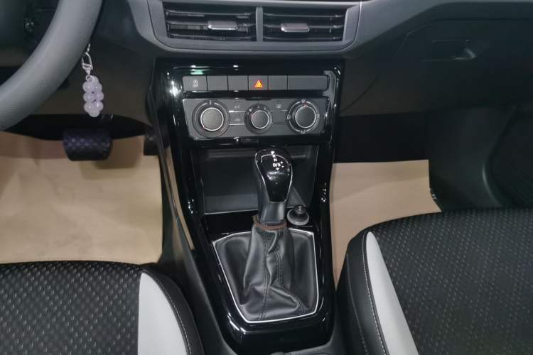 Used Volkswagen Tacqua 2020 1.5L Automatic Yue Gear Lever