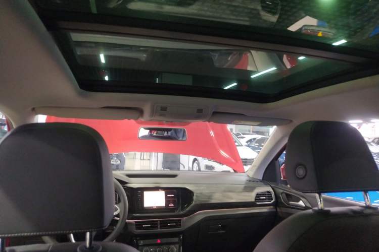 Used Volkswagen Tacqua 2020 1.5L Automatic Yue Headliner