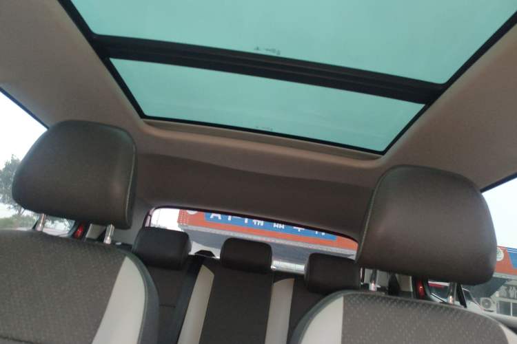 Used Volkswagen Tacqua 2020 1.5L Automatic Yue Headliner