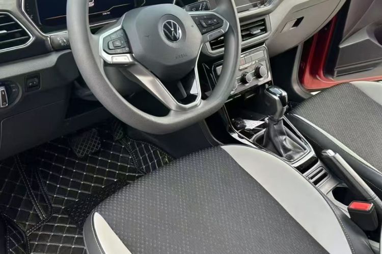Used Volkswagen Tacqua 2020 1.5L Automatic Yue Interior 2