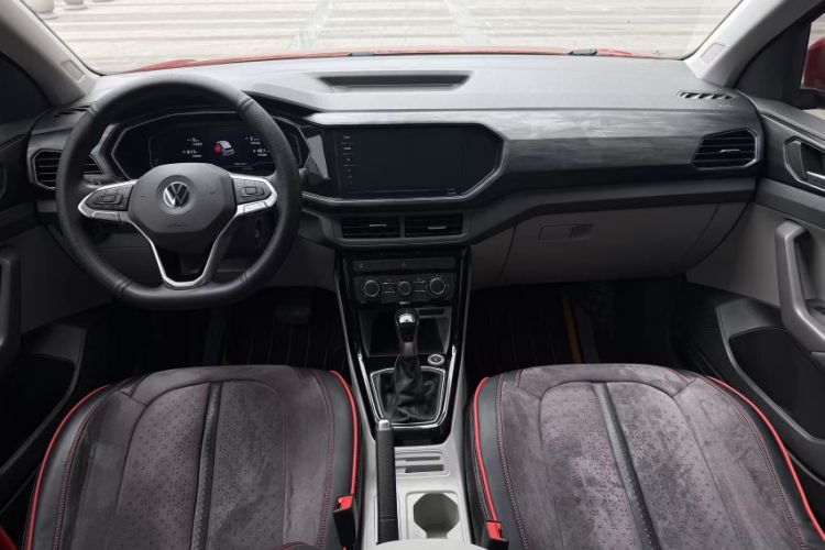 Used Volkswagen Tacqua 2020 1.5L Automatic Yue Interior 3