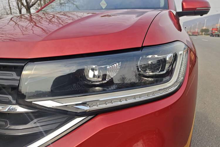 Used Volkswagen Tacqua 2020 1.5L Automatic Yue Left Front Headlight
