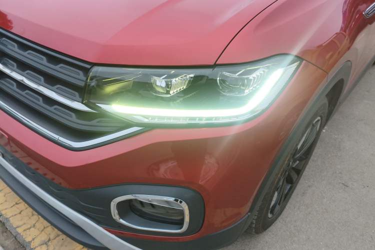 Used Volkswagen Tacqua 2020 1.5L Automatic Yue Left Front Headlight