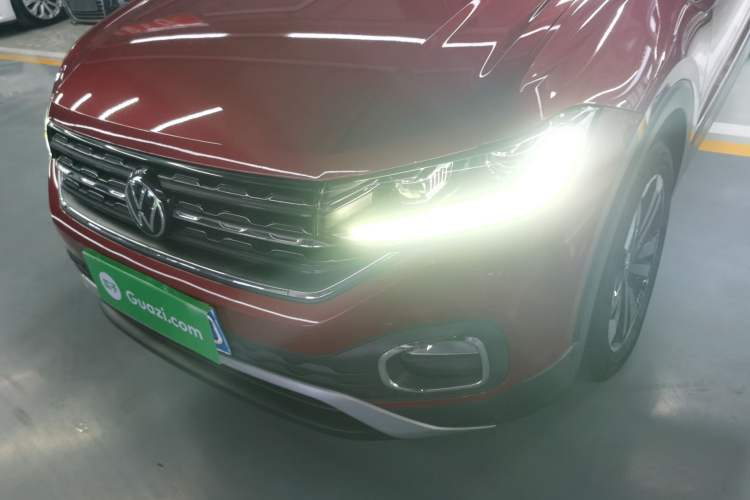 Used Volkswagen Tacqua 2020 1.5L Automatic Yue Left Front Headlight