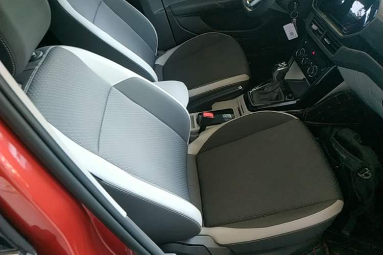 Used Volkswagen Tacqua 2020 1.5L Automatic Yue Right Front Seat