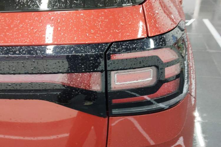 Used Volkswagen Tacqua 2020 1.5L Automatic Yue Right Rear Taillight