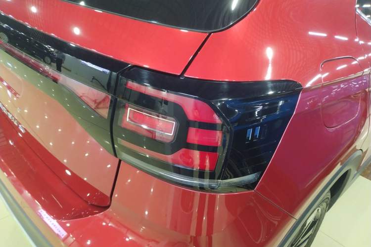Used Volkswagen Tacqua 2020 1.5L Automatic Yue Right Rear Taillight