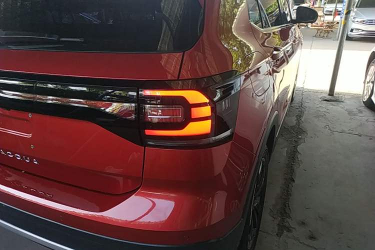 Used Volkswagen Tacqua 2020 1.5L Automatic Yue Right Rear Taillight