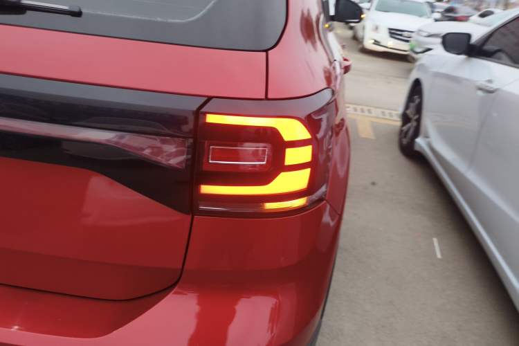 Used Volkswagen Tacqua 2020 1.5L Automatic Yue Right Rear Taillight
