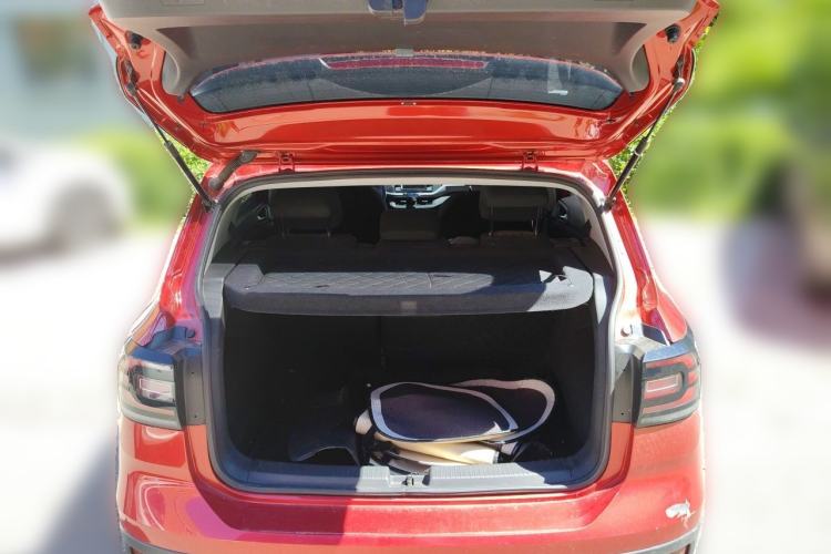 Used Volkswagen Tacqua 2020 1.5L Automatic Shang Trunk
