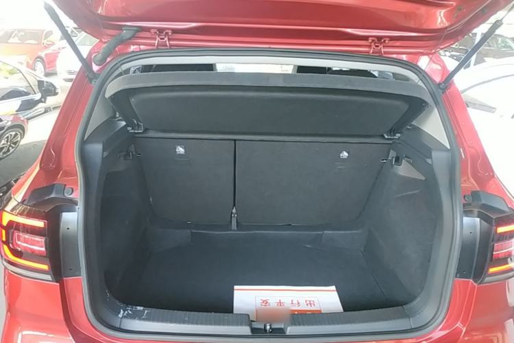 Used Volkswagen Tacqua 2020 1.5L Automatic Yue Trunk