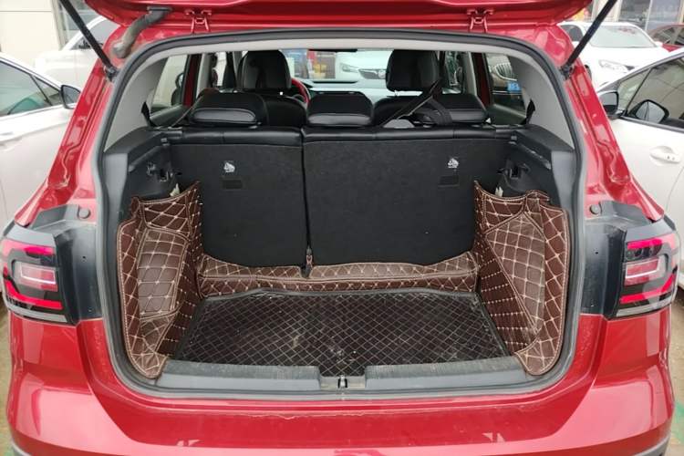 Used Volkswagen Tacqua 2020 1.5L Automatic Shang Trunk