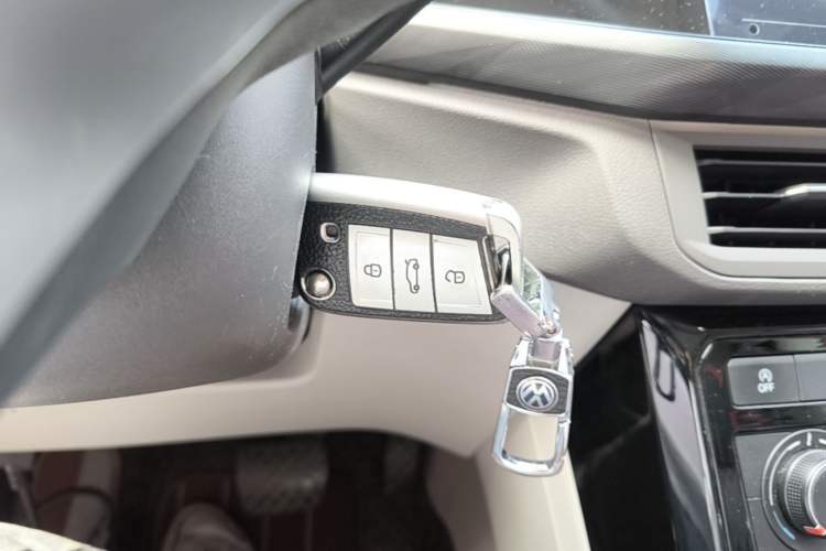 Used Volkswagen Tacqua 2020 1.5L Automatic Yue Vehicle Key