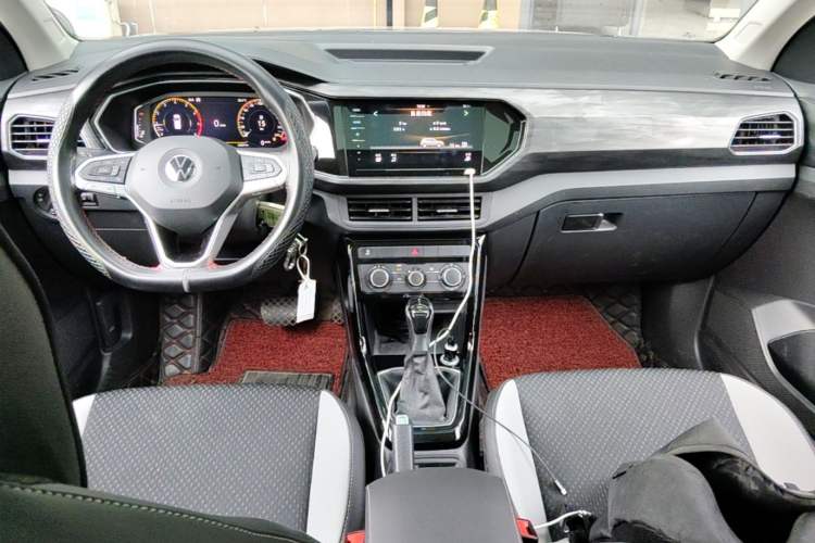 Used Volkswagen Tacqua 2020 1.5L Automatic Yue Center Console