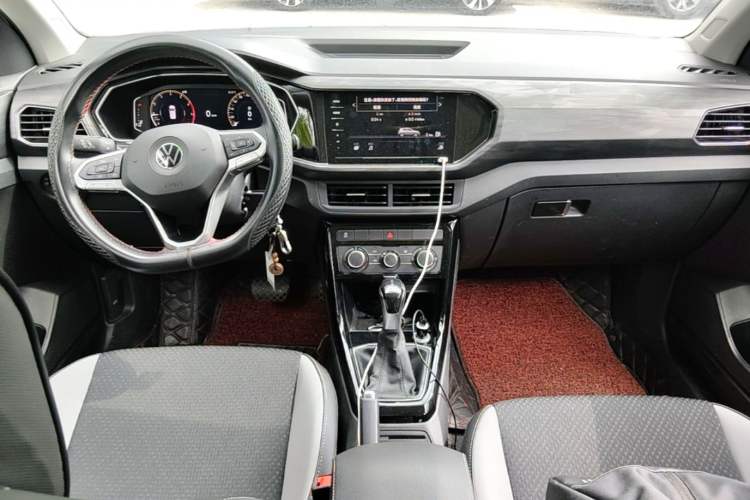 Used Volkswagen Tacqua 2020 1.5L Automatic Yue Center Console