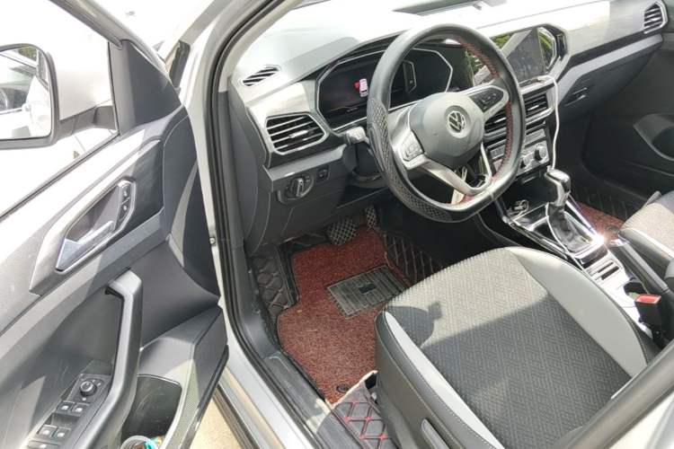 Used Volkswagen Tacqua 2020 1.5L Automatic Yue Driver Seat