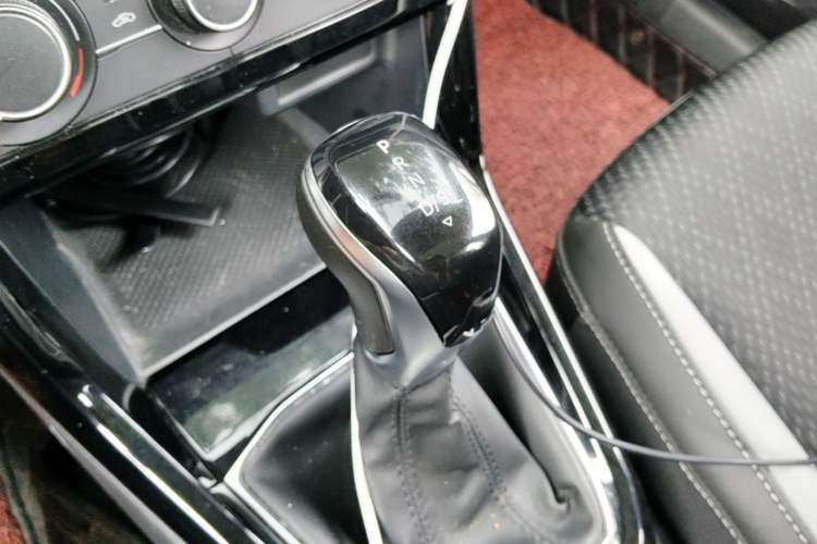 Used Volkswagen Tacqua 2020 1.5L Automatic Yue Gear Lever